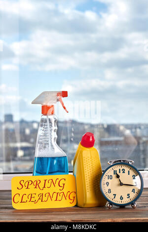 Il concetto di pulizia con i materiali di consumo. Foto Stock