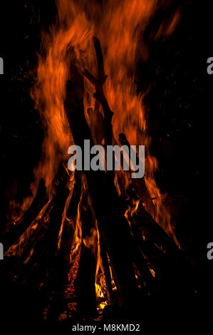 Piccolo fuoco con fiamma dolce Foto Stock
