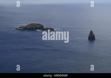 Motu Nui, Motu Iti e Motu UAE UAE di isolotti di origine vulcanica di Rapa Nui (l'isola di pasqua) Foto Stock