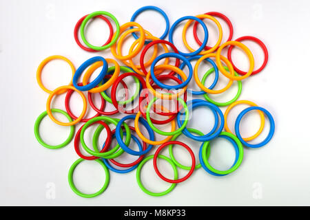 Colorate anelli in plastica Foto Stock