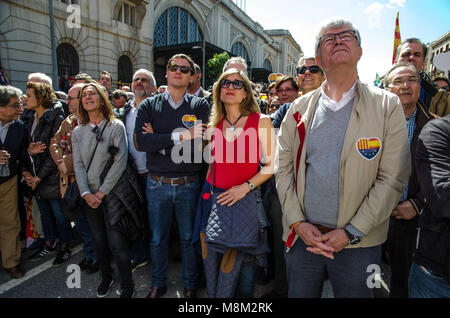 Barcellona, in Catalogna, Spagna. Xviii Mar, 2018. Alberto Rivera, leader di Ciudadanos è visto durante la dimostrazione.decine di migliaia di pro Spagna i dimostranti sono scesi per le strade di Barcellona per sostenere l'unità della Spagna e contro il Catalonia movimento di indipendenza. Credito: Paco Freire SOPA/images/ZUMA filo/Alamy Live News Foto Stock