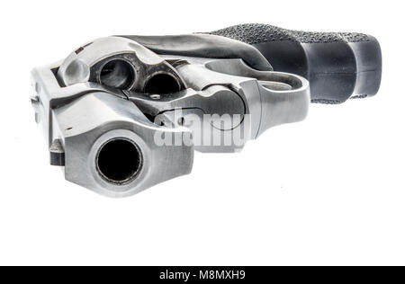 Un revolver argento isolato su un background Foto Stock