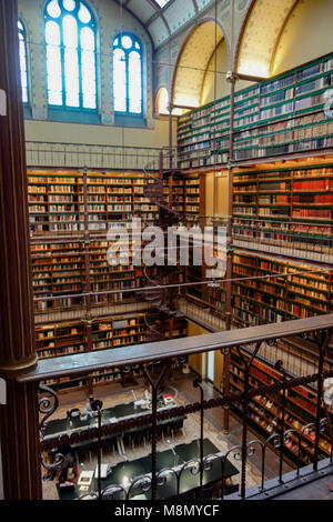 Dic 20, 2017 - La Biblioteca del Rijksmuseum di Amsterdam. Una delle più famose belle biblioteche e sale di lettura nel mondo Foto Stock