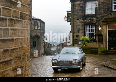 1967 Lancia Flavia Zagato in Main Street Haworth West Yorkshire Foto Stock