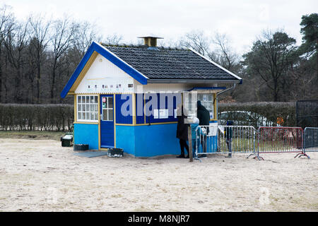 Ingresso con personale di ticketing in Auserlitz Foto Stock