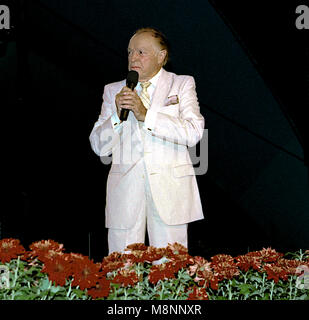 Winston-Salem, North Carolina, Stati Uniti d'America, 31 maggio 1991 Bob Hope sul palco della bolletta annuale Crosby Clambake Torneo di Golf al Bermuda Run Country Club. Credito: Mark Reinstein/MediaPunch Foto Stock