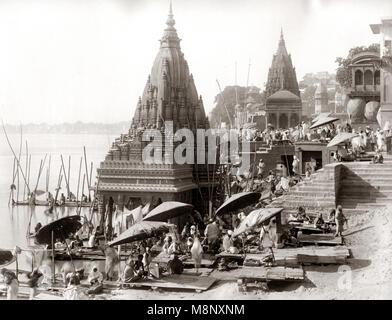 C.1880s India - ghats lungo il fiume Gange a Benares Varanasi Foto Stock