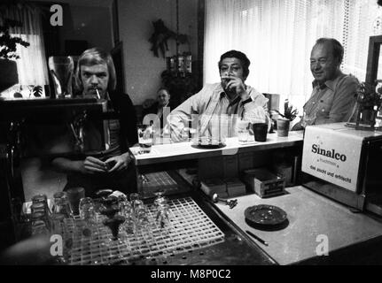 La vita quotidiana in un pub a Dortmund il 20 giugno 1977. | Utilizzo di tutto il mondo Foto Stock