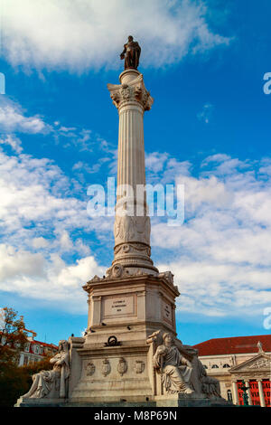 La colonna di Pedro IV (Portoghese: Coluna de D. Pedro IV) è un monumento al re Pietro IV del Portogallo e del Algarves nel centro della piazza Rossio Foto Stock