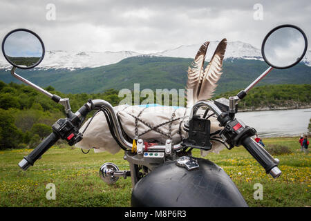 Motocicli da tutto il mondo si incontrano in Ushuaia per la convention annuale noto come 'Latitudine 54.". Foto Stock