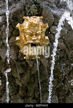 Dettaglio di una fontana a San Pietroburgo Foto Stock