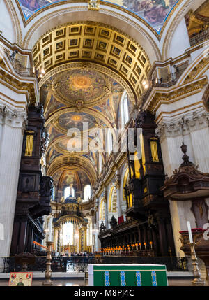 London, Regno Unito - 2 Settembre 2017: interni di Londra, St Paul Cahthedral, la sede del vescovo di Londra e i principali Londra attrazione turistica. Foto Stock