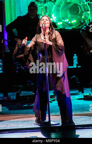 Milano Italia. Xix Marzo 2018. La American rock band Evanescence suona dal vivo in scena al Teatro Degli Arcimboldi durante la sintesi Tour'. Credito: Rodolfo Sassano/Alamy Live News Foto Stock