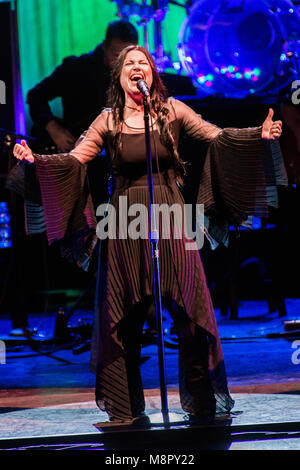 Milano Italia. Xix Marzo 2018. La American rock band Evanescence suona dal vivo in scena al Teatro Degli Arcimboldi durante la sintesi Tour'. Credito: Rodolfo Sassano/Alamy Live News Foto Stock