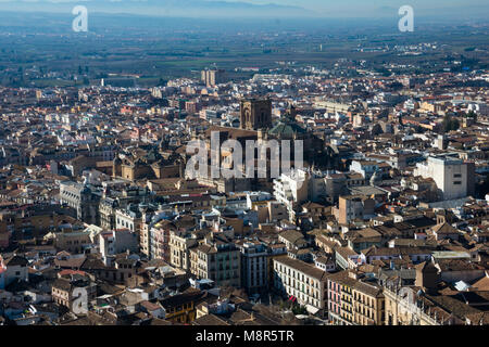 Vista della città di Granada dall'Alhambra Watch Tower (Torre de la Vela). Granada, Spagna Foto Stock