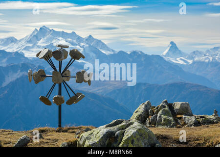 Arte moderna in contrasto con il Matterhorn, Svizzera Foto Stock