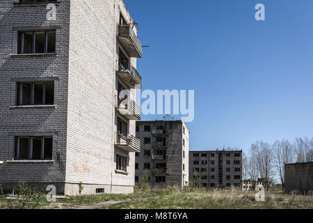 Rovinato deserta dormitorio del distretto di Skrunda, Lettonia Foto Stock