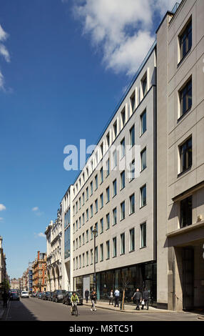 La facciata esterna. Uno Welbeck Street, Londra, Regno Unito. Architetto: Aukett Swanke, 2016. Foto Stock