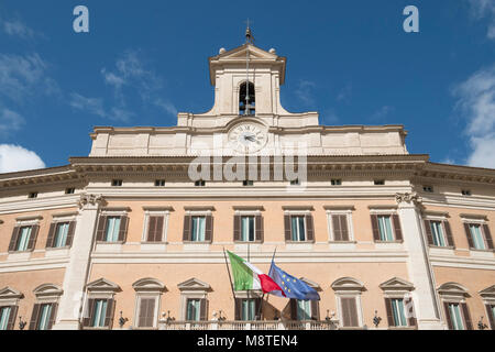 Palazzo Montecitorio in Roma - Sede della camera rappresentativa del parlamento italiano. Foto Stock