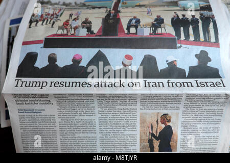 "Trump riprende attacco all Iran da Israele' news articolo del Guardian di Londra REGNO UNITO Foto Stock