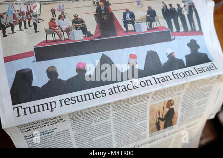 "Trump riprende attacco all Iran da Israele' news articolo del Guardian di Londra REGNO UNITO Foto Stock