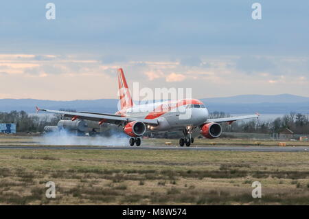 Vari aerei cargo e commerciali.. Foto Stock