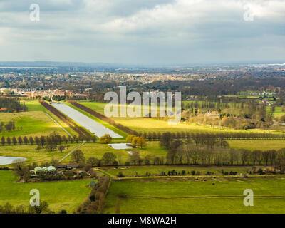 Vista aerea di Hampton Court Palace, London, Regno Unito Foto Stock