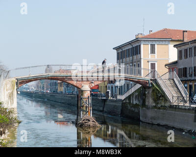 Milano-ITALIA-03 12 2014, Zona Navigli canale d'acqua passa attraverso la città di Milano, la Milano di Navigli sono un sistema di irrigazione e canali navigabili, Foto Stock