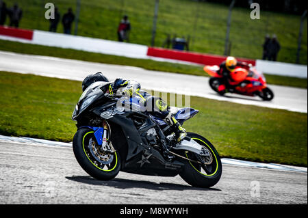 Donington Park, Regno Unito. 20 Mar, 2018. BSB test oggi sul circuito di Donington Park, nonostante il freddo i piloti sono riusciti a scendere in pista per le prove prima della prima riunione qui il 31 marzo Credito: migliori/Alamy Live News Foto Stock