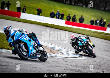 Donington Park, Regno Unito. 20 Mar, 2018. BSB test oggi sul circuito di Donington Park, nonostante il freddo i piloti sono riusciti a scendere in pista per le prove prima della prima riunione qui il 31 marzo Credito: migliori/Alamy Live News Foto Stock