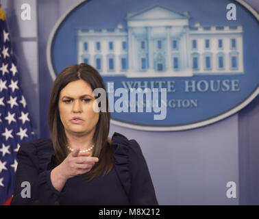 Washington, Distretto di Columbia, Stati Uniti d'America. 20 Mar, 2018. La portavoce della Casa Bianca, Sarah Sanders detiene una news briefing alla Casa Bianca a Washington DC, Marzo 20, 2018. Credito: Chris Kleponis/CNP Credito: Chris Kleponis/CNP/ZUMA filo/Alamy Live News Foto Stock