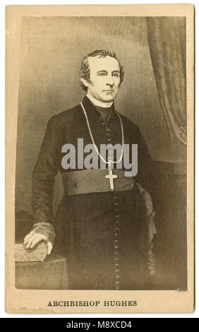 Antique c1860 carte de visite, Arcivescovo Hughes. John Joseph Hughes (1797-1864) era un irlandese-nato il prelato della Chiesa Cattolica negli Stati Uniti. Egli è stato il quarto vescovo e primo Arcivescovo dell Arcidiocesi di New York, che serve tra il 1842 e la sua morte nel 1864, e fondò Fordham University nel 1841. Fonte: CDV ORIGINALE Foto Stock