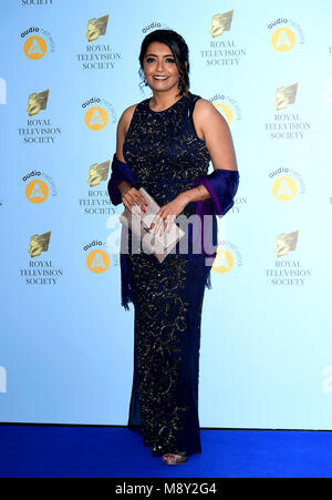 Sunetra Sarker frequentando la reale società di televisione programma premi al Grosvenor House Hotel, Park Lane a Londra. Foto Stock