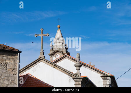 Il campanile della chiesa di Oporto, Portogallo Foto Stock