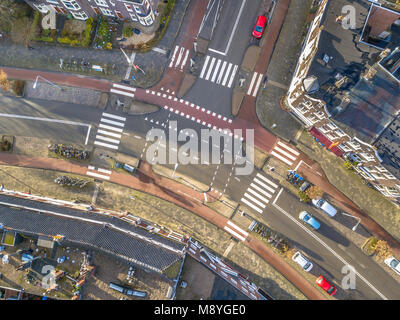 Vista aerea della città di intersezione stradale nel quartiere urbano Foto Stock