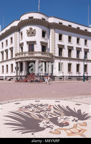 Hessischer Landtag - Das ehemalige Stadtschloss der Herzöge von Nassau wurde 1840 als schlichtes Stadtpalais für Herzog Wilhelm von Nassau spätklas im Foto Stock