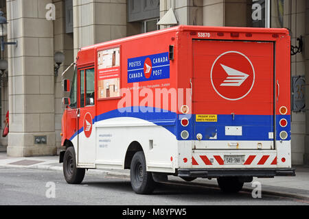 Canada Post veicolo nel centro di Toronto, Canada Foto Stock