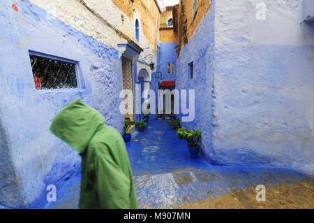 Il colore bluastro Chefchaouen medina. Il Marocco Foto Stock