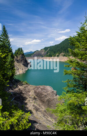 Cougar serbatoio in Lane County Oregon è parte del fiume McKenzie spartiacque Foto Stock