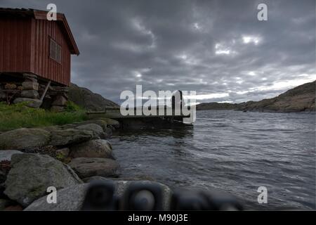 Escursionista alla scoperta dell'isola tjorn, Svezia 2016 Foto Stock