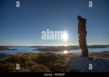 Escursionista alla scoperta dell'isola tjorn, Svezia 2016 Foto Stock