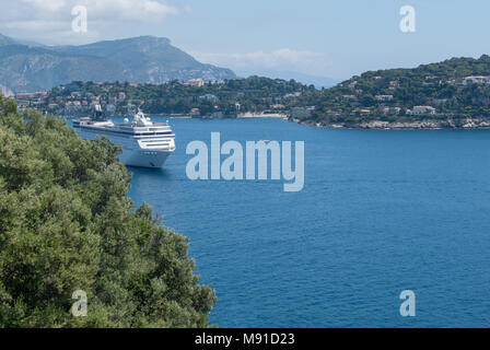 Strada invece di Villefranche-sur-mer, Alps-Maritimes, Francia Foto Stock