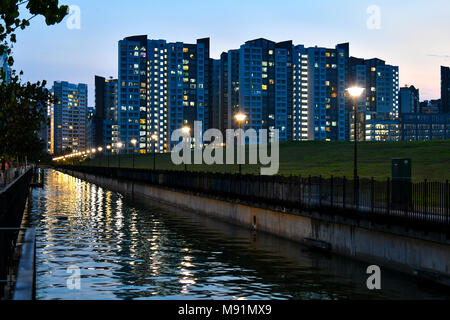 HDB appartamenti notte Foto Stock