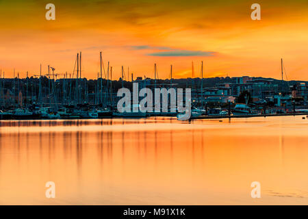 La Baia di Cardiff al crepuscolo Foto Stock