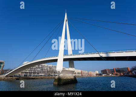 Ponte pedonale, commercio bacino, Le Havre, Seine-Maritime, Francia Foto Stock