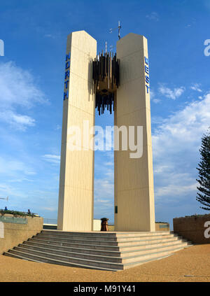 Tweed capi, Gold Coast, Queensland, Australia - 13 gennaio 2018. Punto Faro di pericolo e Captain Cook Memorial in Tweed capi sulla Gold Coast Foto Stock