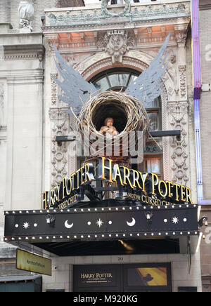 New York, NY, STATI UNITI D'AMERICA. 20 Mar, 2018. 42Nd street Theatre Marquee scoprimento per "Harry Potter e il maledetto bambino' al teatro lirico su Marzo 20, 2018 a New York City. Credito: Walter Mc Bride/media/punzone Alamy Live News Foto Stock