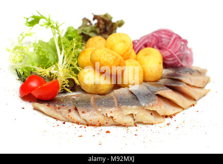 Aringhe in salamoia antipasto - filetto di pesce con verdure Foto Stock