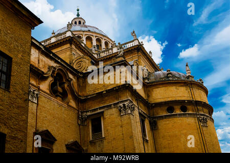 Vista al santuario di Santa Maria della Steccata in Parma, Italia Foto Stock