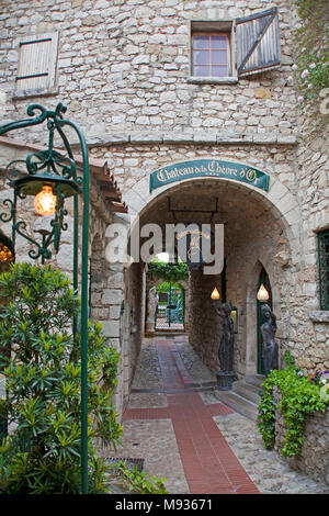 Ristorante Chateau Eza presso medieval Èze Village, Provenza, Var, Cote d'Azur, in Francia del Sud, Francia, Europa Foto Stock